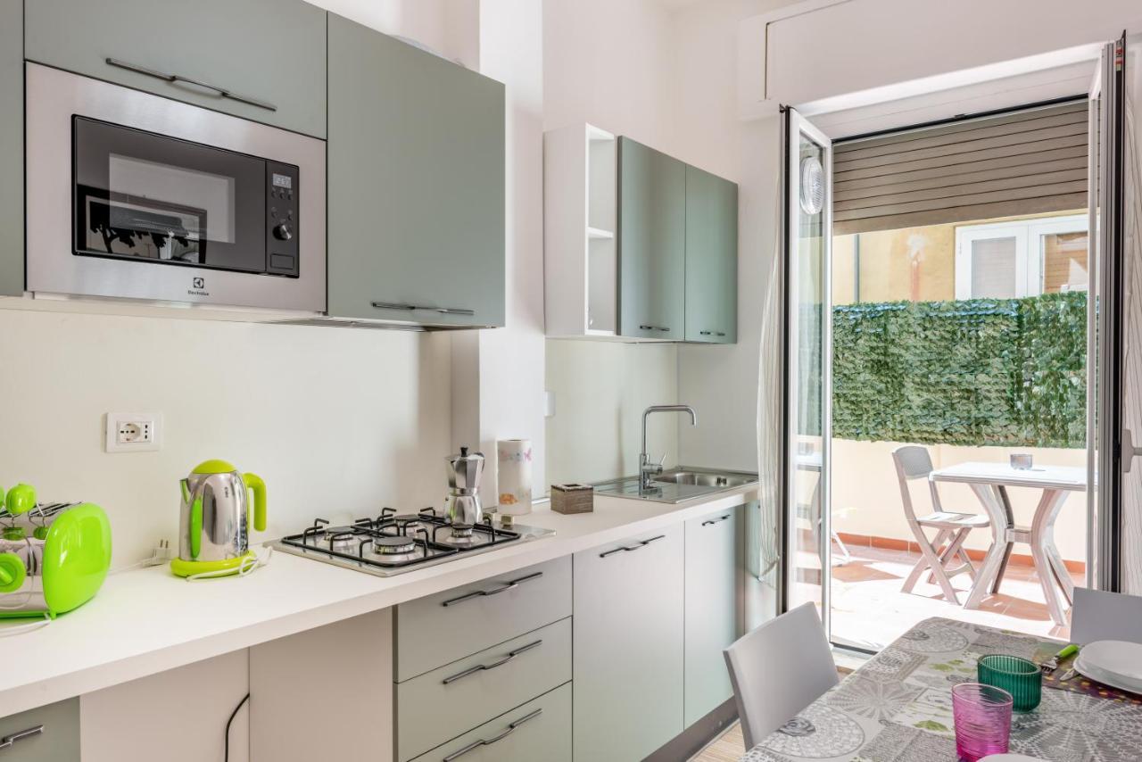 New Apt! 1Km From Central Station 'La Spezia' Bagian luar foto